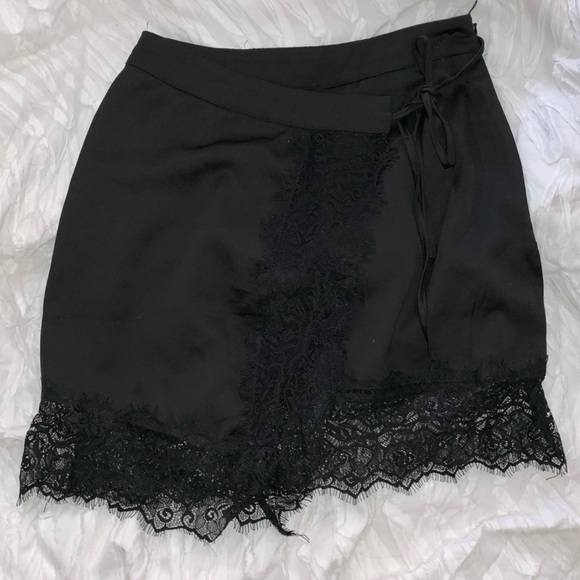 LF black silk wrap lace skirt - Picture 2 of 4
